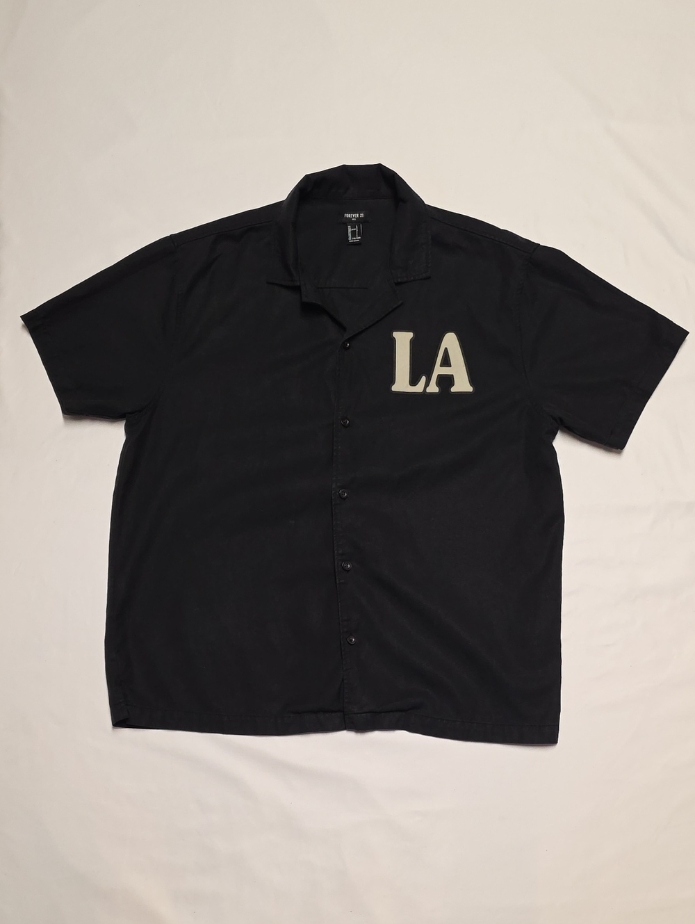Forever 21 Men's Black Short-Sleeve Button-Down Shirt with LA Lettering